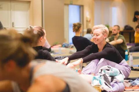 Formation de professeur·e de yoga 200h (Yoga Alliance) — Bruxelles